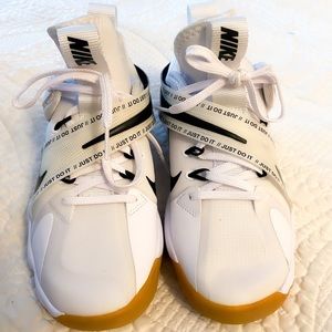 Nike React Hyperset Volleyball/Basketball Shoes *SIZE 7Y*